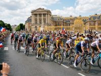 Tour de France 2025 : les coureurs passent près du Château de Versailles, voici où les voir