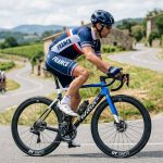 Roues carbone ou alu : quelle est la meilleure option pour votre vélo de route?