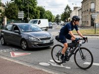 Rond-point, carrefours giratoires : quelles sont les règles de priorité entre voiture et vélo ?